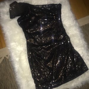 💜final price drop💜 One shoulder cocktail dress